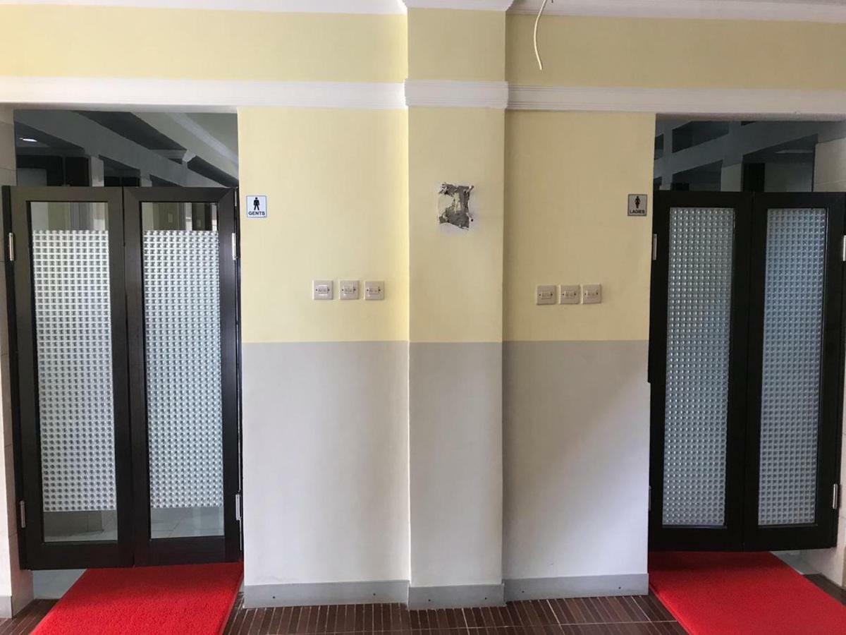 Revayah Hotels Ruteng Exteriör bild